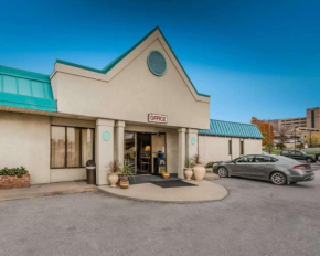 Гостиница Econo Lodge Altoona I-99  Альтоона